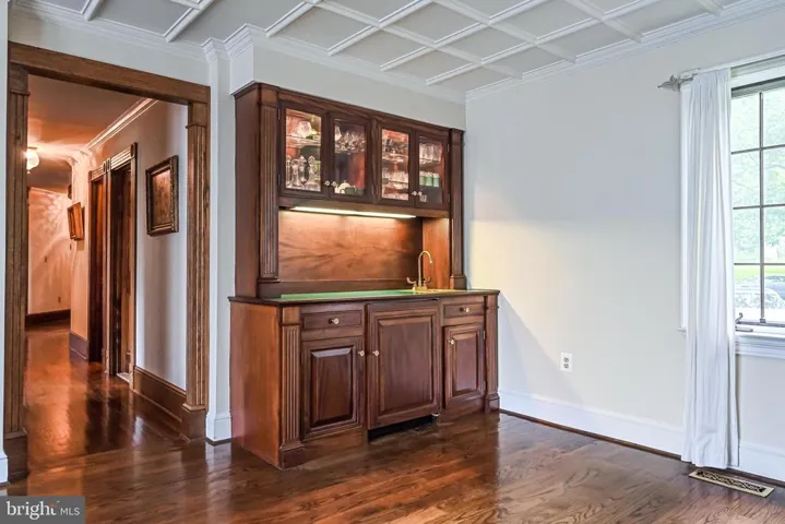 310 Shadow Walk, Falls Church, Virginia 22046