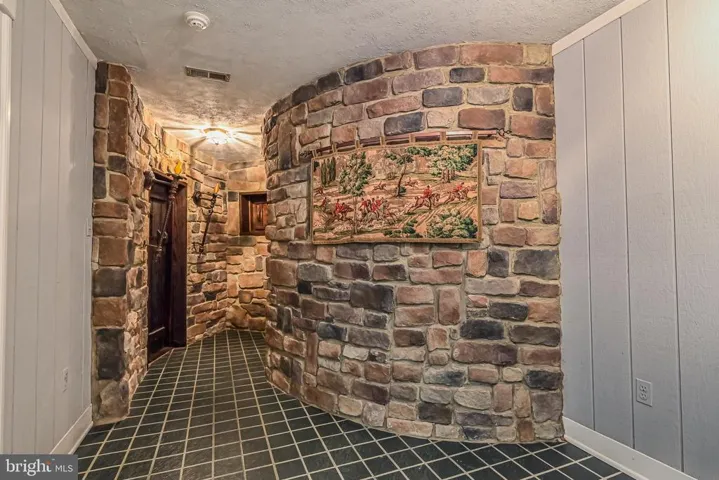 310 Shadow Walk, Falls Church, Virginia 22046