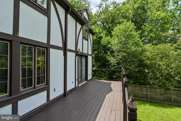310 Shadow Walk, Falls Church, Virginia 22046