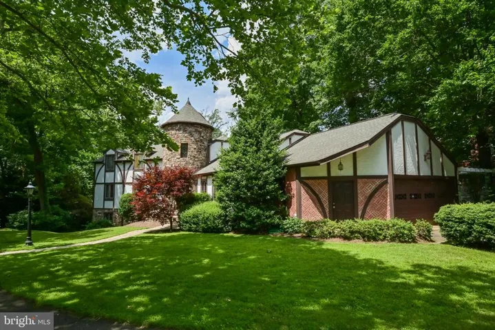 310 Shadow Walk, Falls Church, Virginia 22046