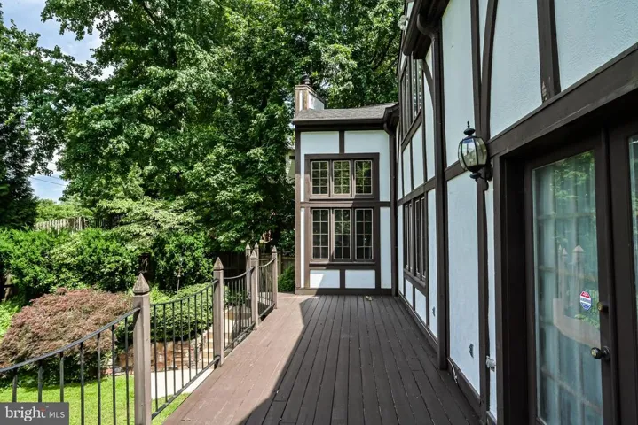 310 Shadow Walk, Falls Church, Virginia 22046