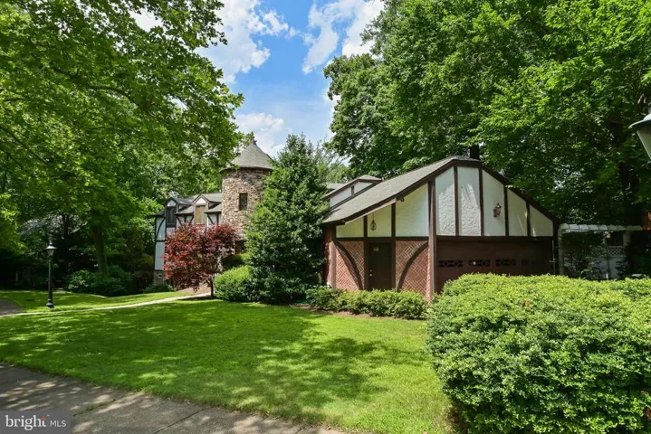 310 Shadow Walk, Falls Church, Virginia 22046