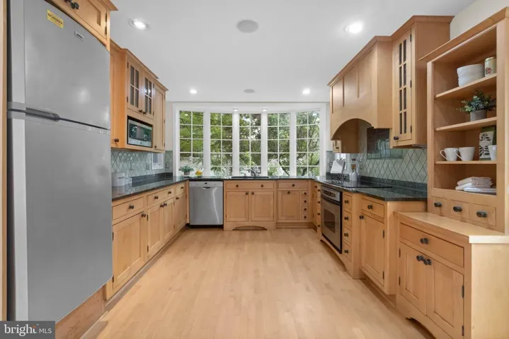 6909 Chelsea Rd, Mclean, Virginia 22101