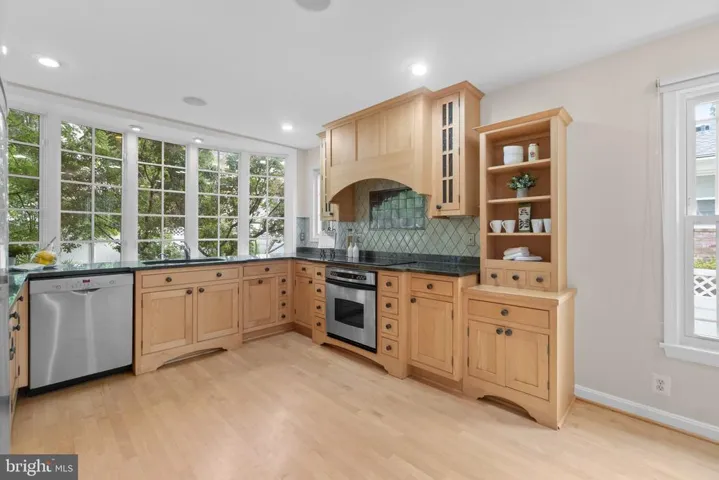 6909 Chelsea Rd, Mclean, Virginia 22101