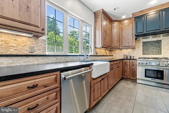 4937 Sunset Ln, Annandale, Virginia 22003