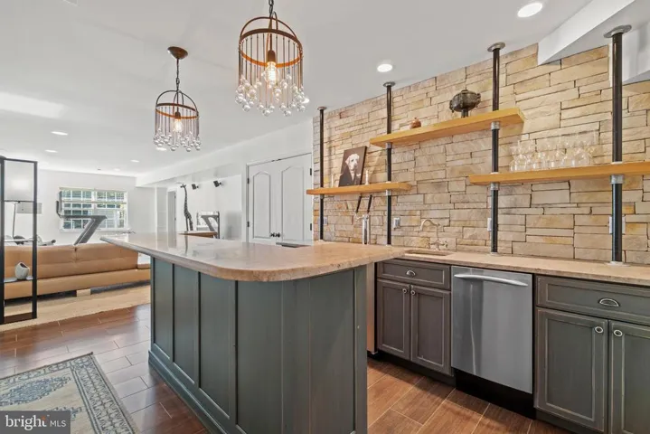 4937 Sunset Ln, Annandale, Virginia 22003