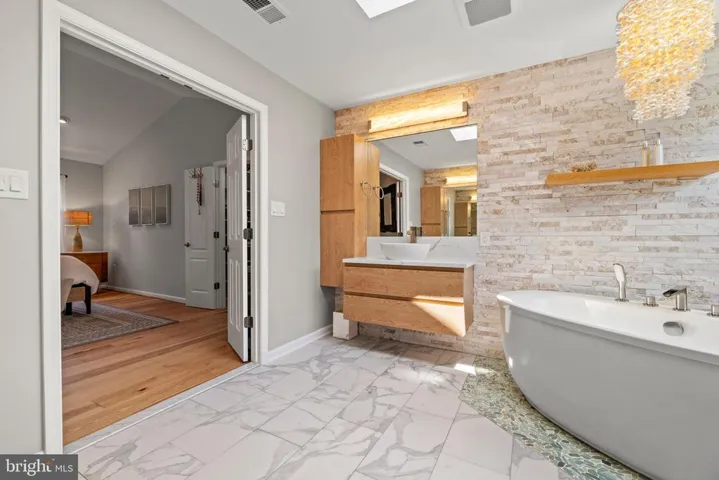4937 Sunset Ln, Annandale, Virginia 22003