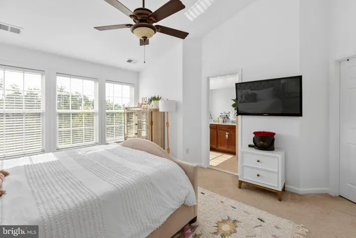 2442 Battery Hill Cir, Woodbridge, Virginia 22191