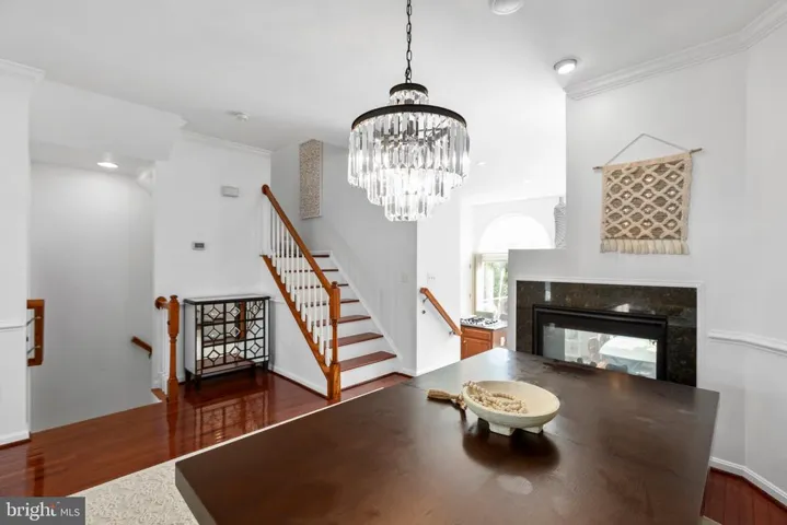2442 Battery Hill Cir, Woodbridge, Virginia 22191