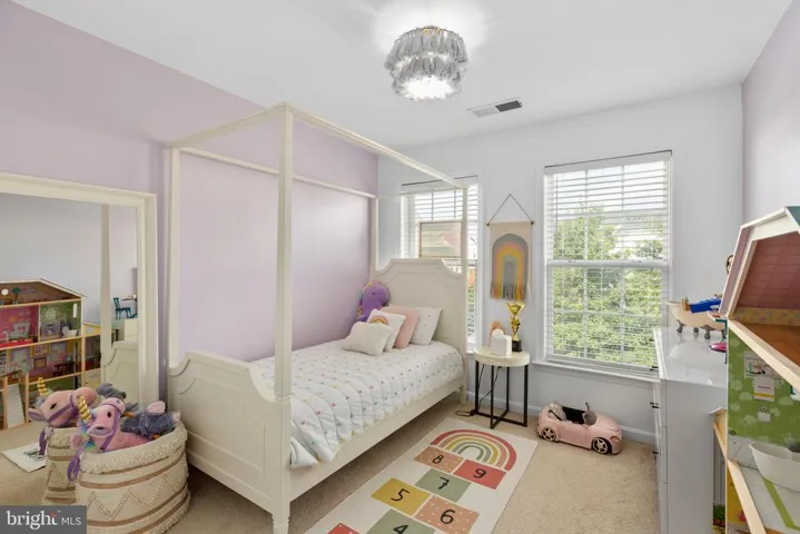 2442 Battery Hill Cir, Woodbridge, Virginia 22191