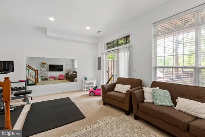2442 Battery Hill Cir, Woodbridge, Virginia 22191
