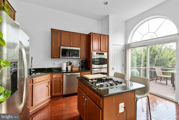 2442 Battery Hill Cir, Woodbridge, Virginia 22191