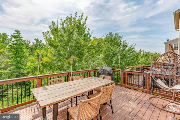 2442 Battery Hill Cir, Woodbridge, Virginia 22191