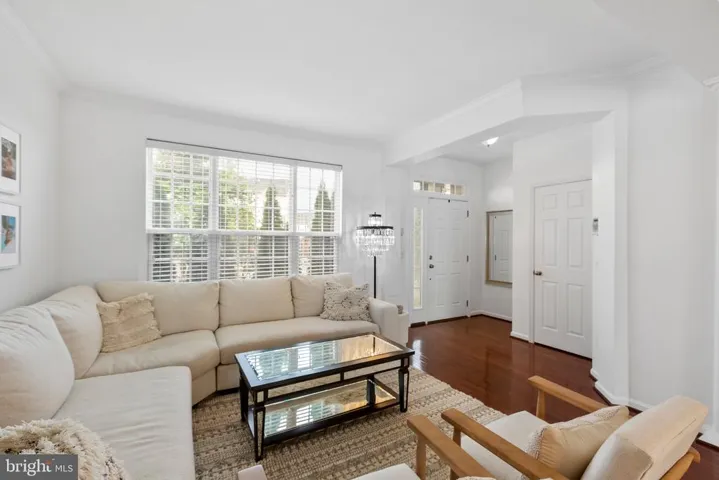 2442 Battery Hill Cir, Woodbridge, Virginia 22191