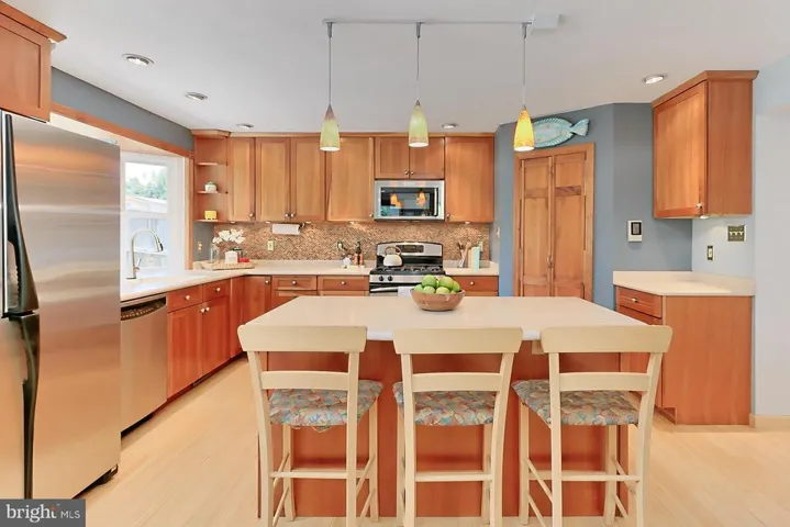6900 Jefferson Ave, Falls Church, Virginia 22042