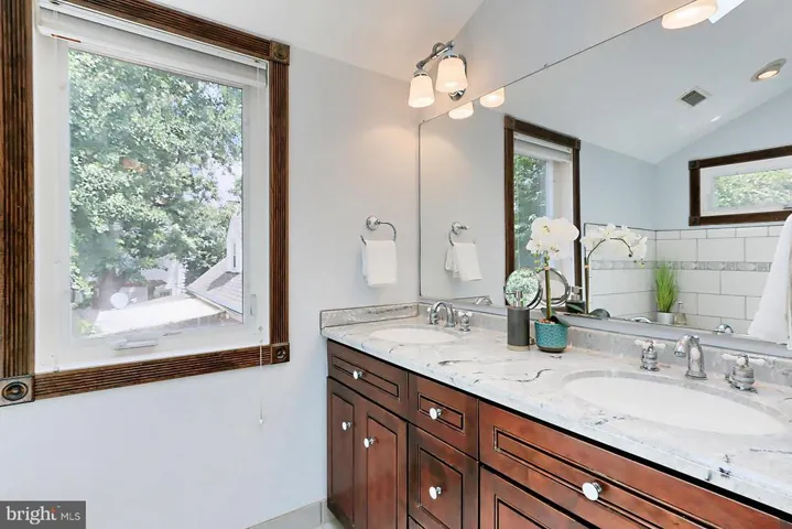 6900 Jefferson Ave, Falls Church, Virginia 22042