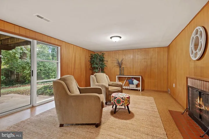 3703 Sprucedale Dr, Annandale, Virginia 22003