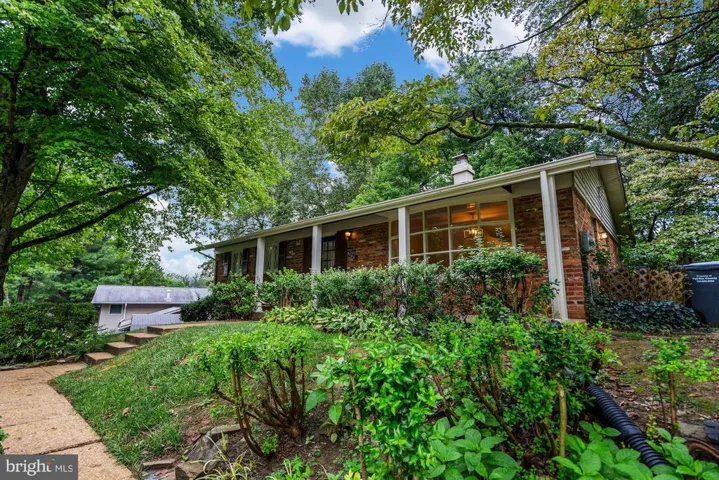 3703 Sprucedale Dr, Annandale, Virginia 22003