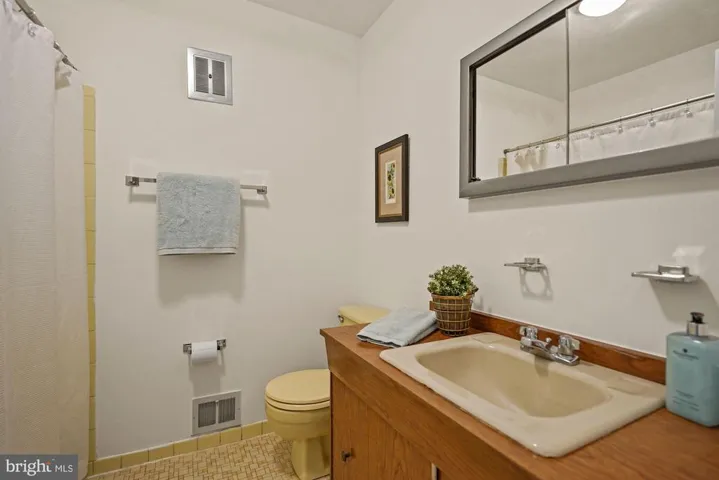3703 Sprucedale Dr, Annandale, Virginia 22003