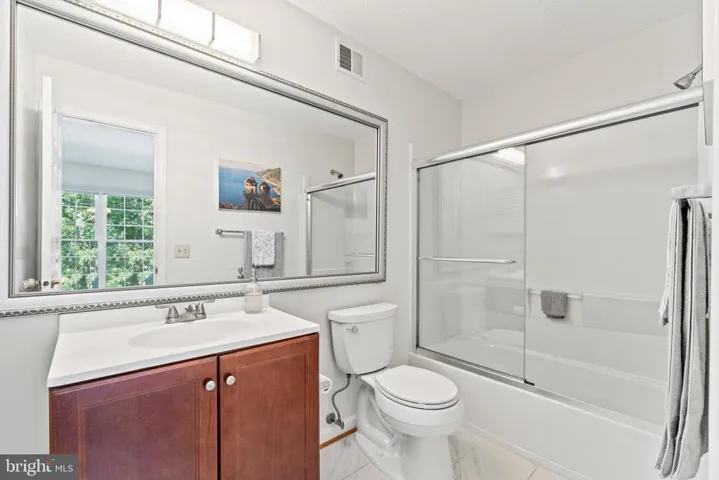 12110 Wedgeway Pl, Fairfax, Virginia 22033