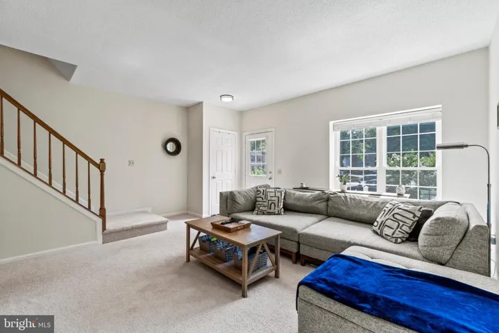 12110 Wedgeway Pl, Fairfax, Virginia 22033