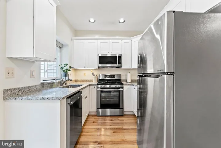 12110 Wedgeway Pl, Fairfax, Virginia 22033