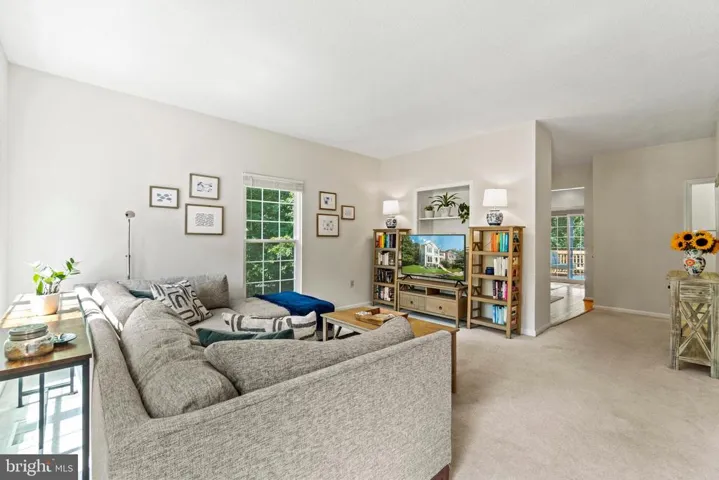 12110 Wedgeway Pl, Fairfax, Virginia 22033