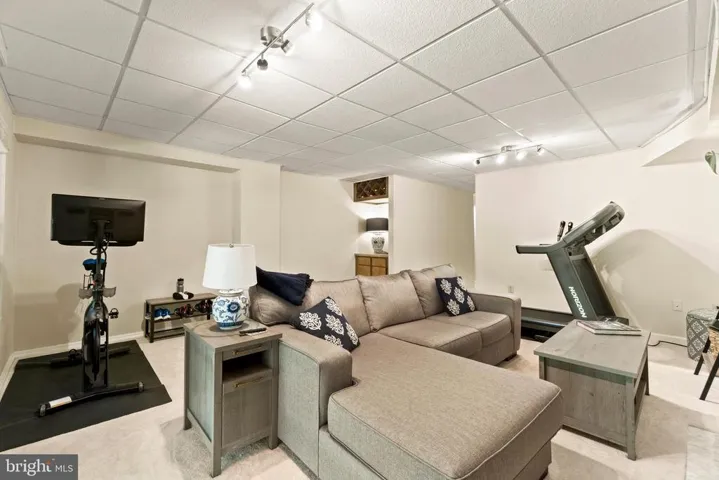12110 Wedgeway Pl, Fairfax, Virginia 22033