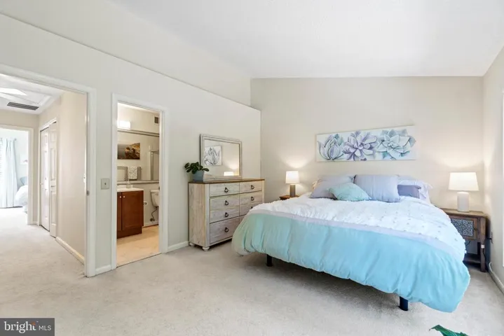12110 Wedgeway Pl, Fairfax, Virginia 22033