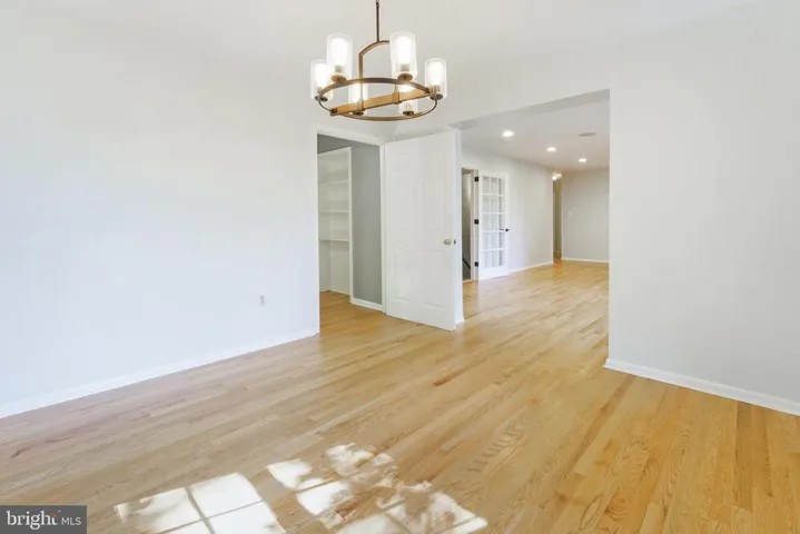 6647 Kerns Rd, Falls Church, Virginia 22042