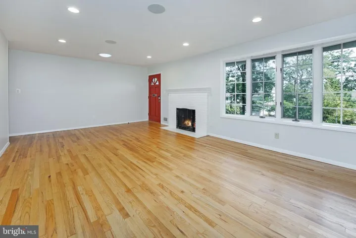 6647 Kerns Rd, Falls Church, Virginia 22042
