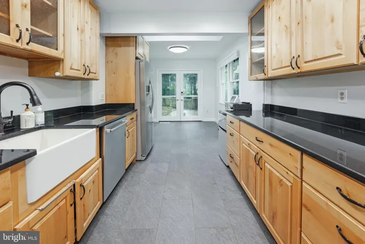 6647 Kerns Rd, Falls Church, Virginia 22042