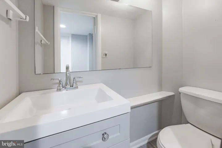 6647 Kerns Rd, Falls Church, Virginia 22042