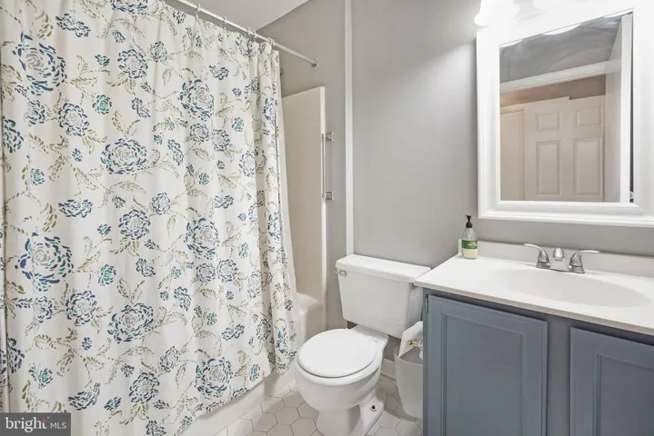 6647 Kerns Rd, Falls Church, Virginia 22042