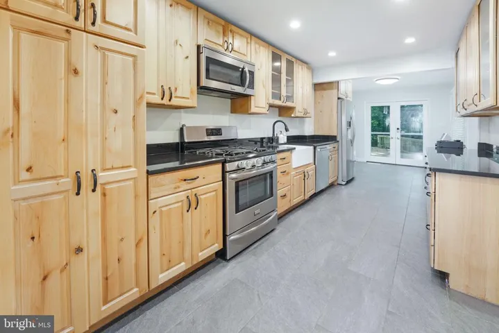 6647 Kerns Rd, Falls Church, Virginia 22042