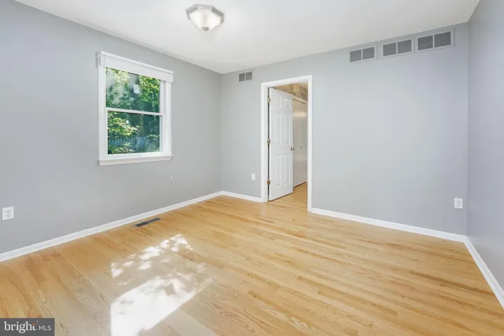 6647 Kerns Rd, Falls Church, Virginia 22042