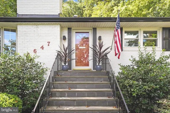 6647 Kerns Rd, Falls Church, Virginia 22042