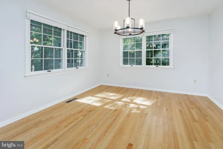6647 Kerns Rd, Falls Church, Virginia 22042