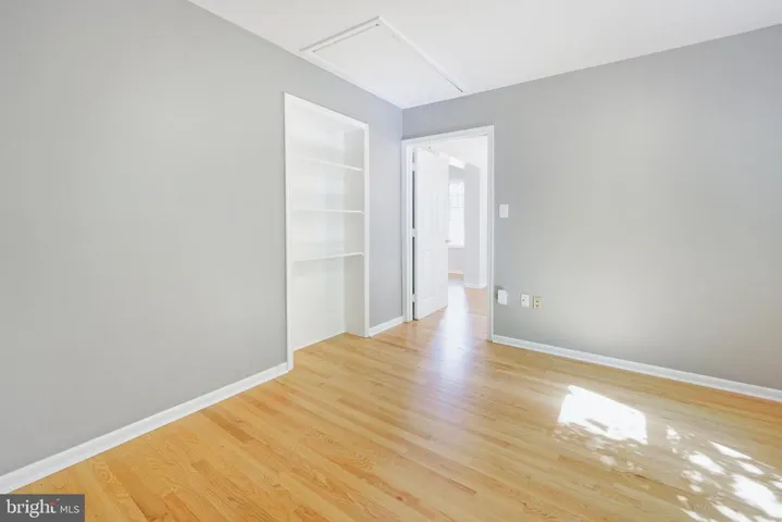6647 Kerns Rd, Falls Church, Virginia 22042