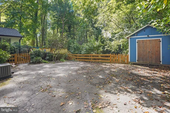 6647 Kerns Rd, Falls Church, Virginia 22042