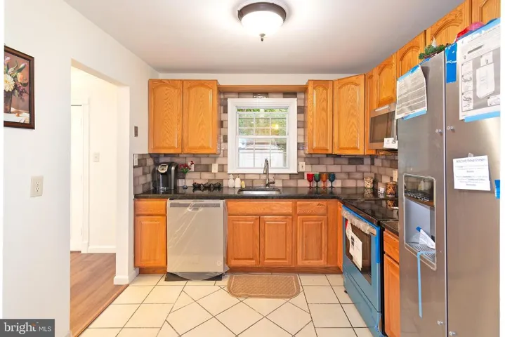 8414 Dampier Ct, Springfield, Virginia 22153