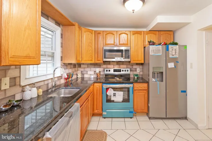 8414 Dampier Ct, Springfield, Virginia 22153