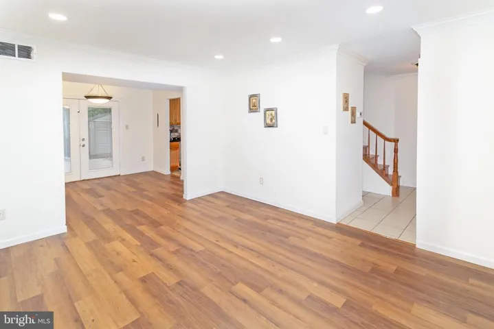 8414 Dampier Ct, Springfield, Virginia 22153