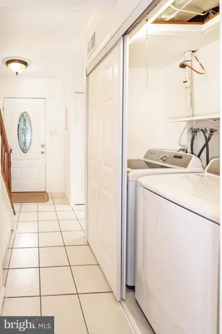 8414 Dampier Ct, Springfield, Virginia 22153