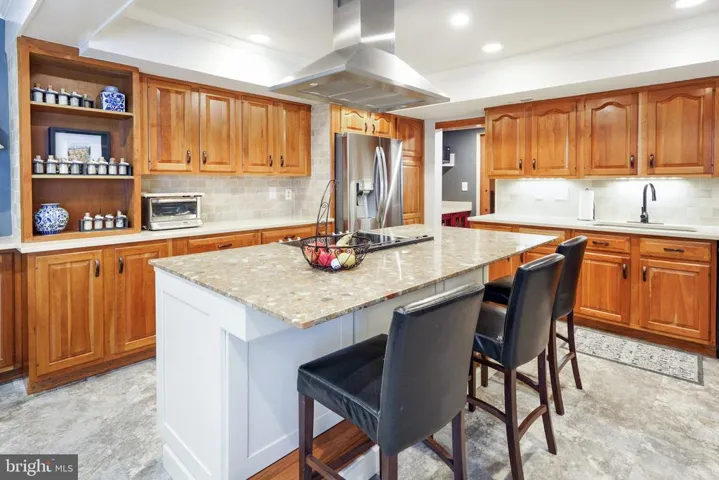 718 Hunter Ct Sw, Vienna, Virginia 22180