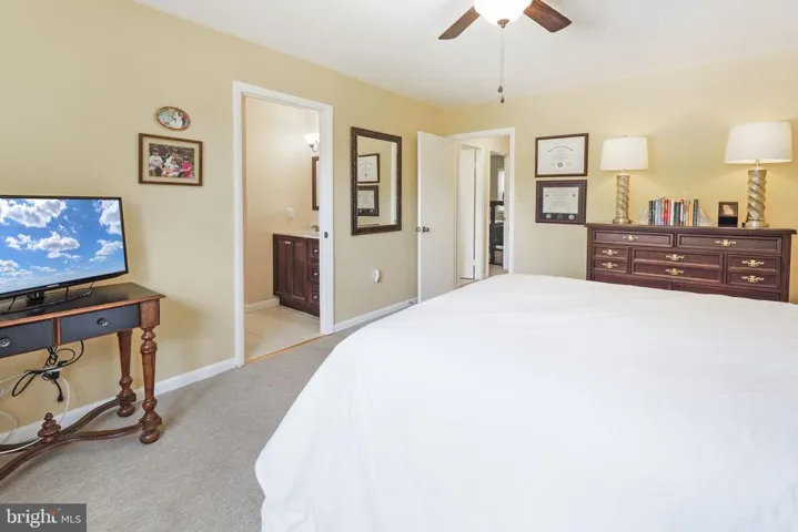 718 Hunter Ct Sw, Vienna, Virginia 22180
