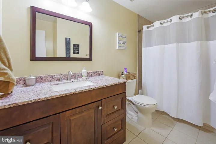 718 Hunter Ct Sw, Vienna, Virginia 22180