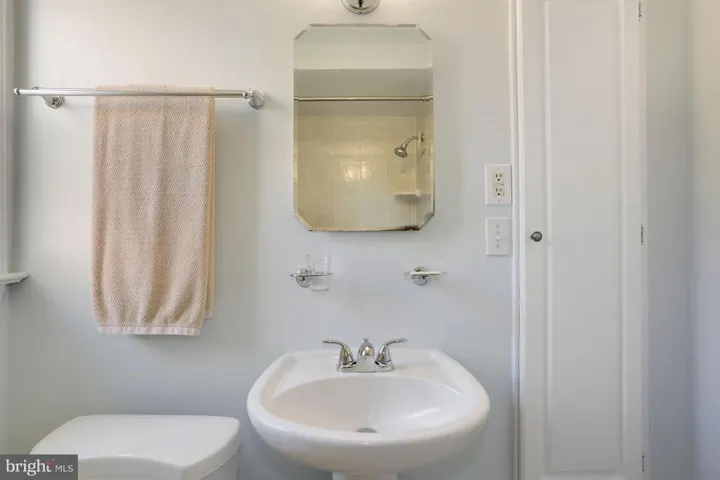6615 10th St #a2, Alexandria, Virginia 22307