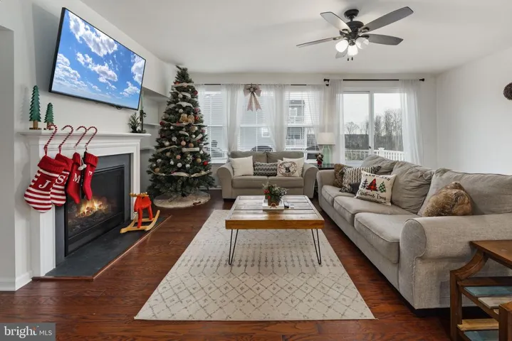 13044 Jessica Grove Pl, Woodbridge, Virginia 22192