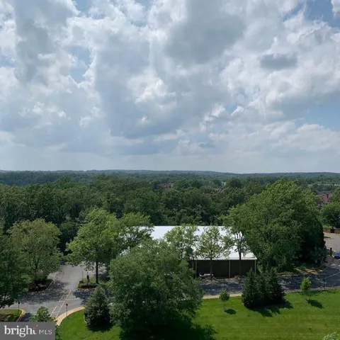 205 Yoakum Pkwy #1206, Alexandria, Virginia 22304